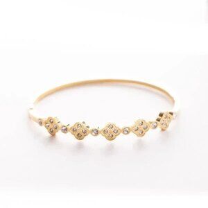 Gold Clover Crystal Bracelet – Elegant Women’s Jewelry for Special Occasions